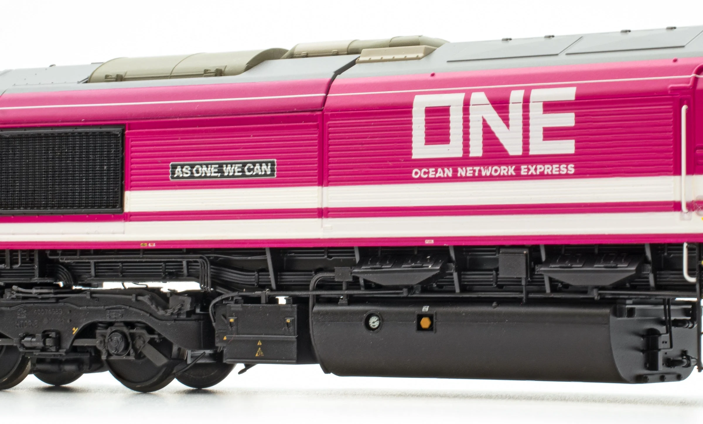 ACC3472-DCC Class 66 Freightliner (ONE) No.66587 Diesel Locomotive - DCC Sound - Image 3