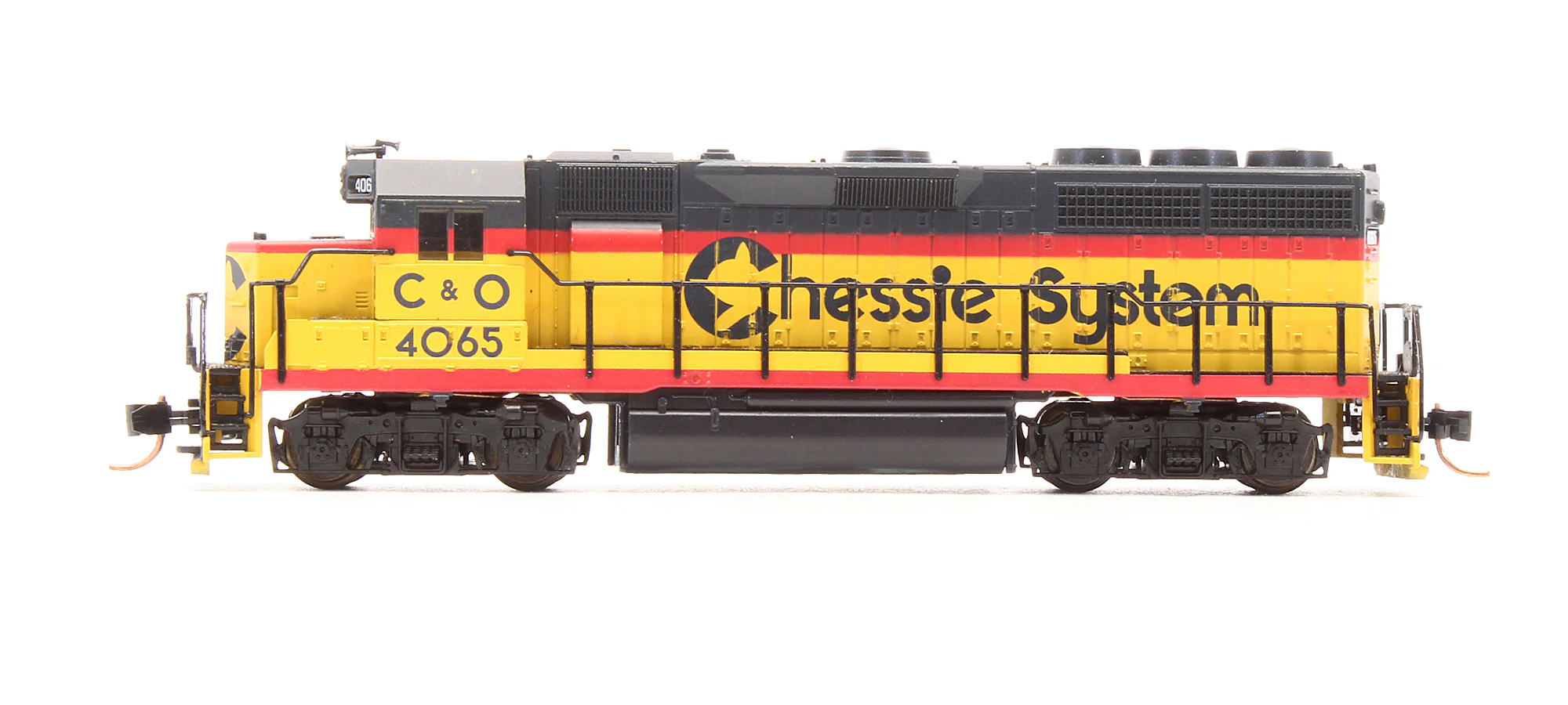 Pre-Owned 48506 GP40 Diesel Locomotive Chessie System (C&O) - Road #4065 - Image 4