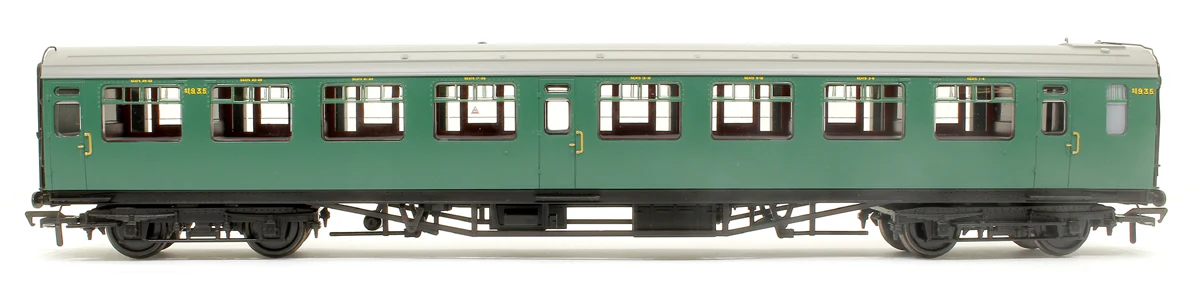 34-775 SR Bulleid Third Corridor 10'' Vents BR (Ex-SR) Malachite Green No.S1935 - Image 3