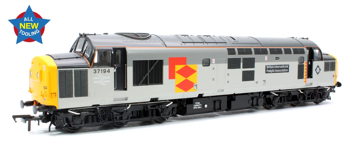 35-307 Class 37/0 Centre Headcode 37194 'British Int. Freight Assoc.' BR RF Diesel Locomotive