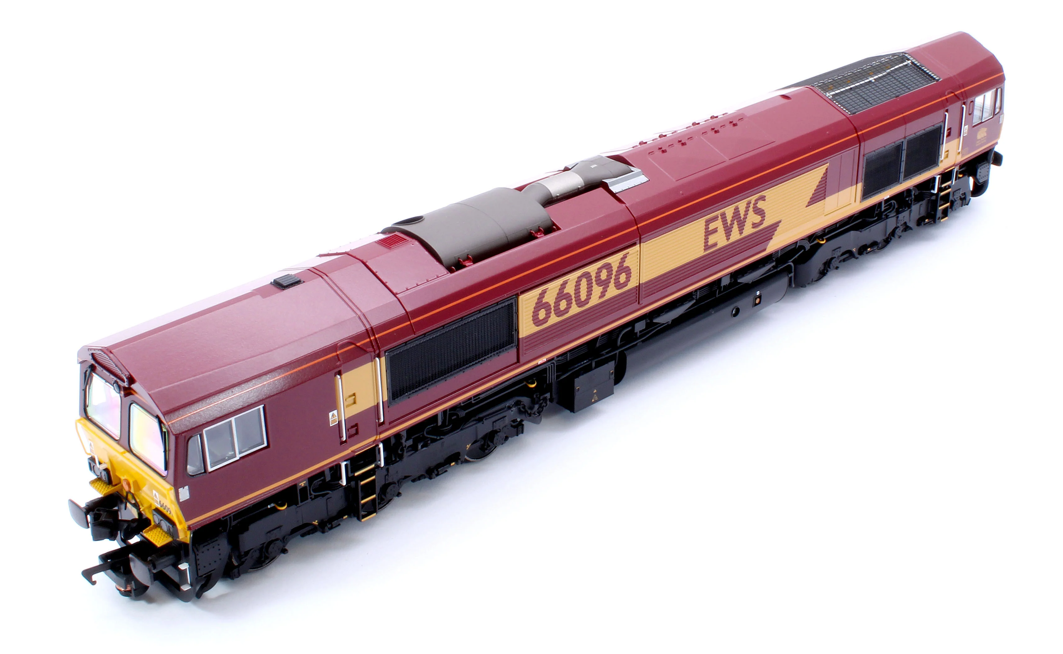 Class 66/0 66096 EWS Diesel Locomotive - Deluxe DCC Sound - Image 11