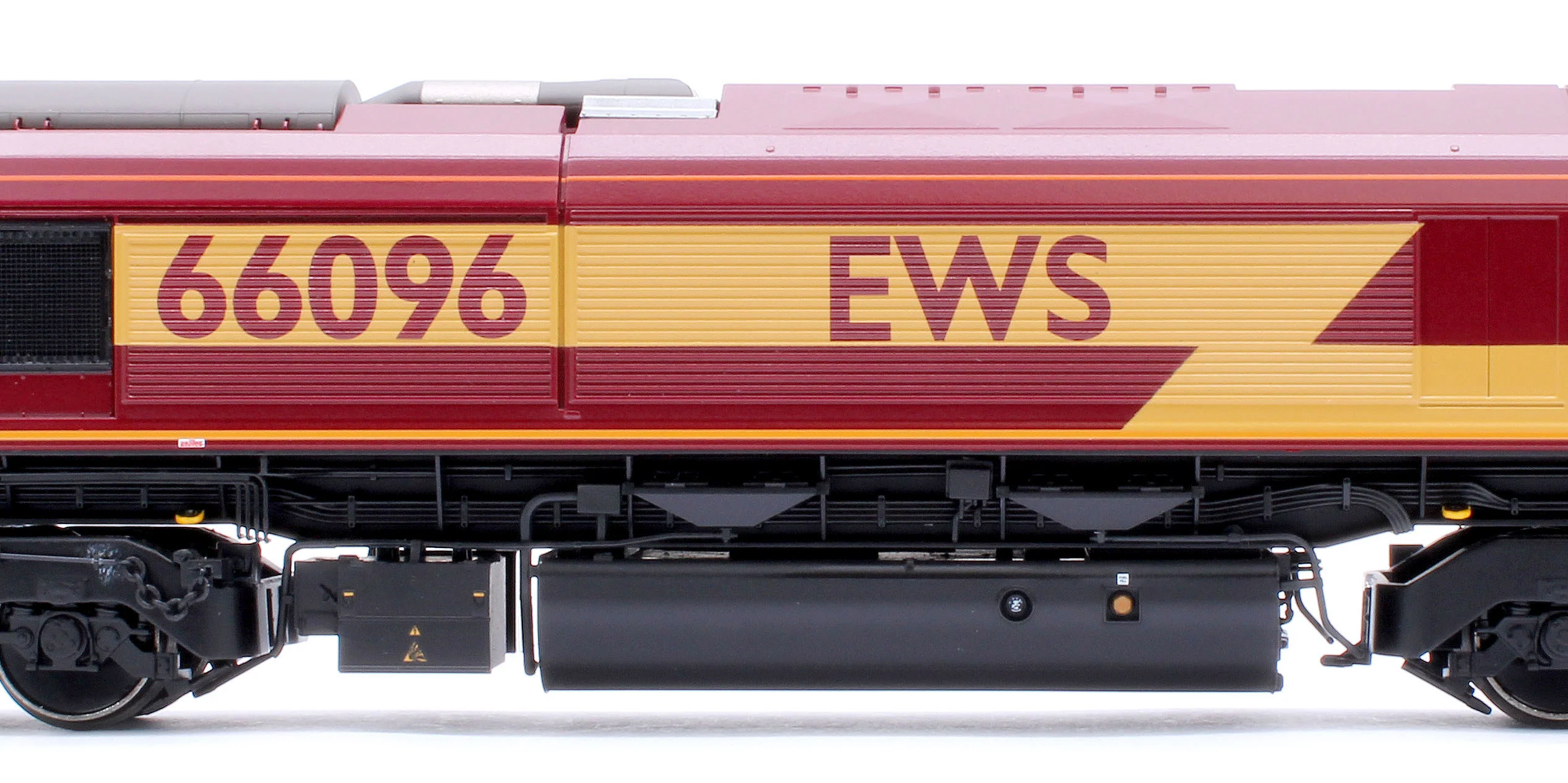Class 66/0 66096 EWS Diesel Locomotive - Deluxe DCC Sound - Image 7