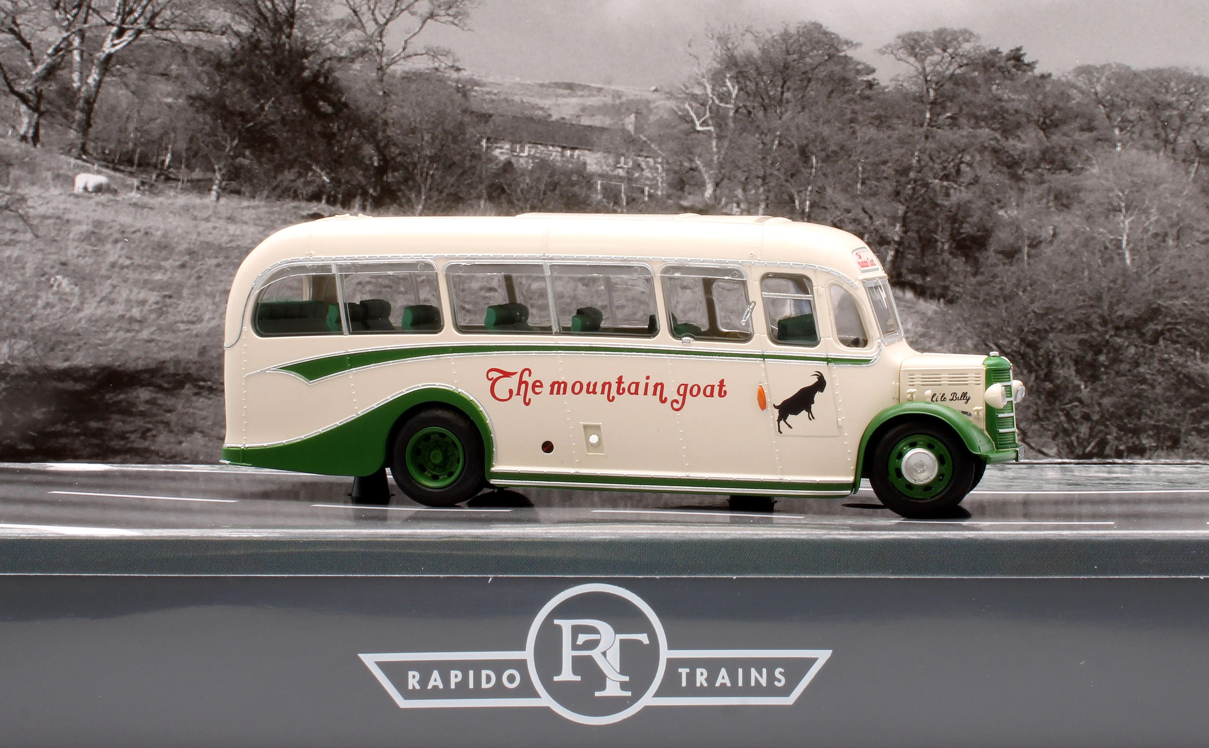920010 Bedford OB - LRO296 - Mountain Goat livery - Image 4