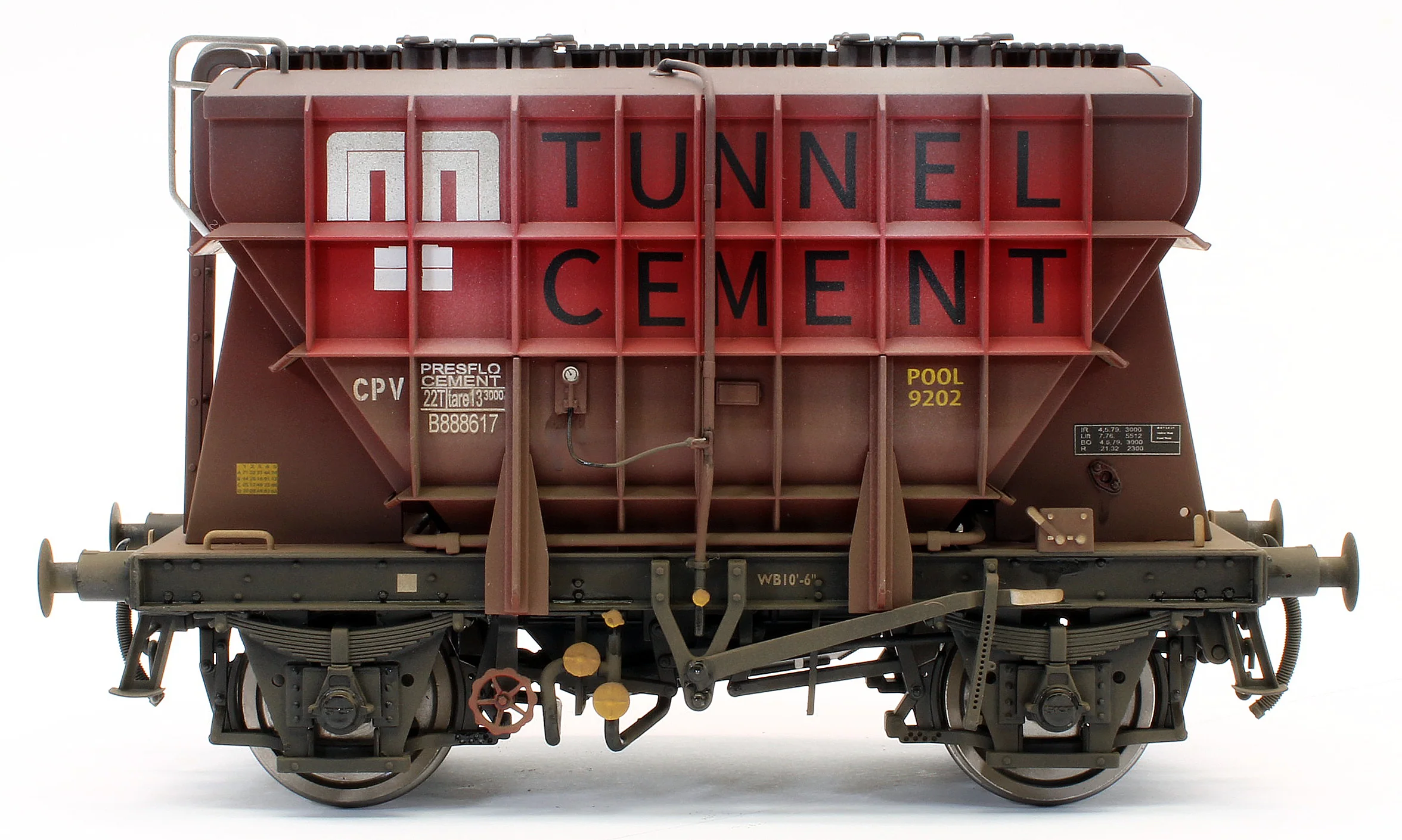 Bespoke Weathered Presflo Wagon 'Tunnel Cement' Bauxite B888617 - Medium Finish, Renumbered - Image 5