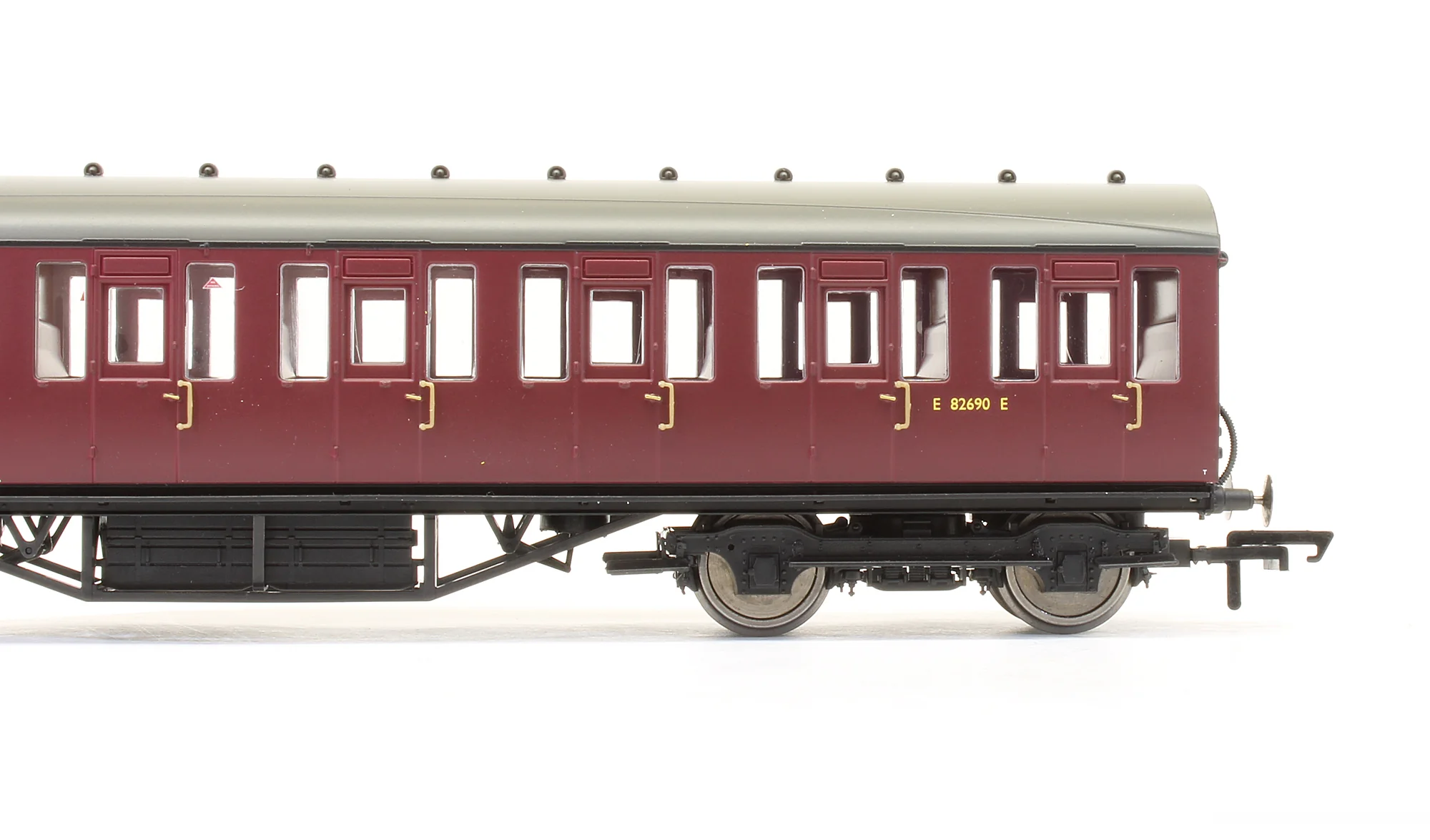 BR Thompson Suburban 3rd Class Brake Coach 'E 82690 E' - Image 3