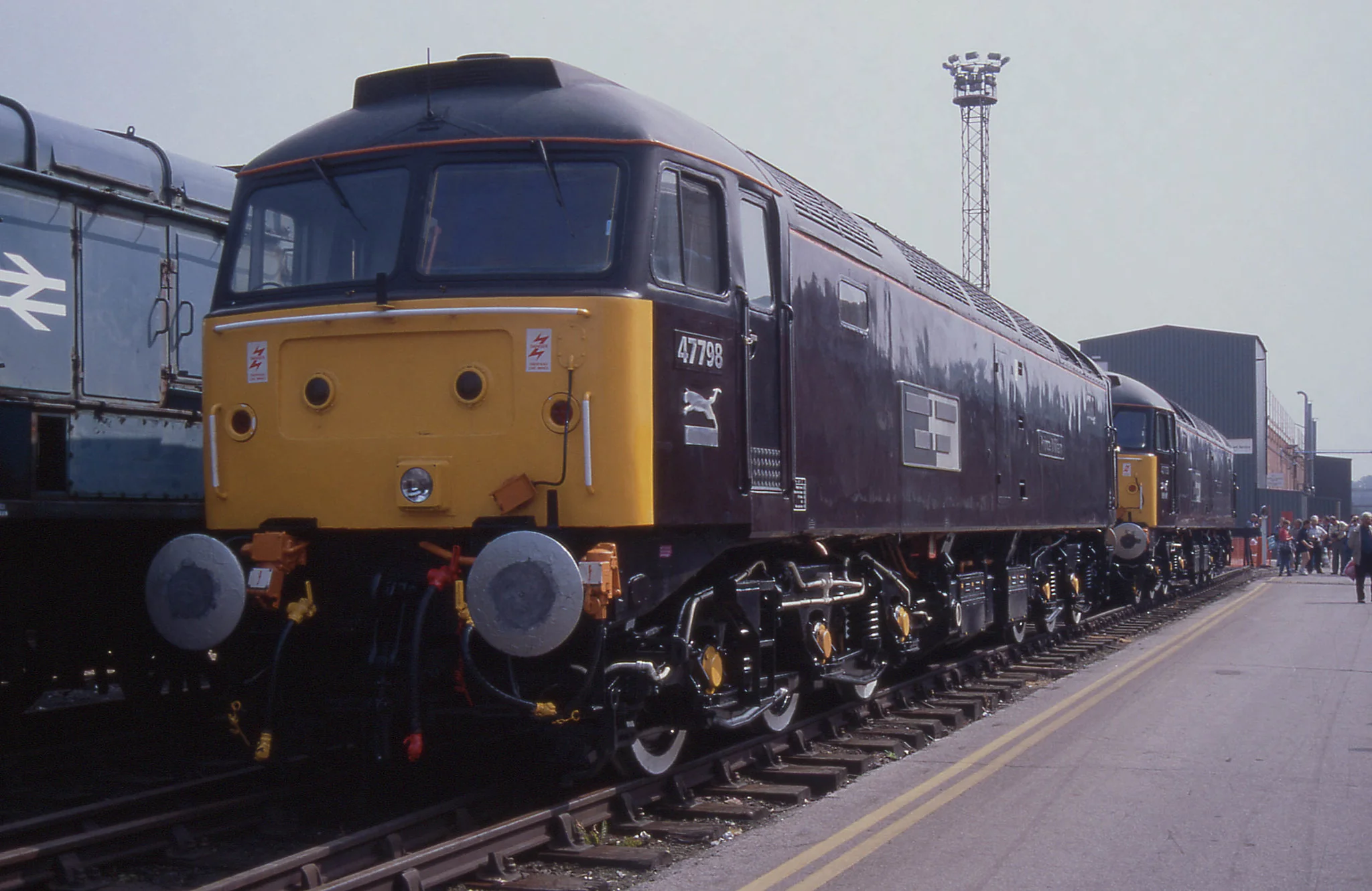 Class 47 RES Royal Livery 'Prince William' No.47798 Diesel Locomotive - Image 2