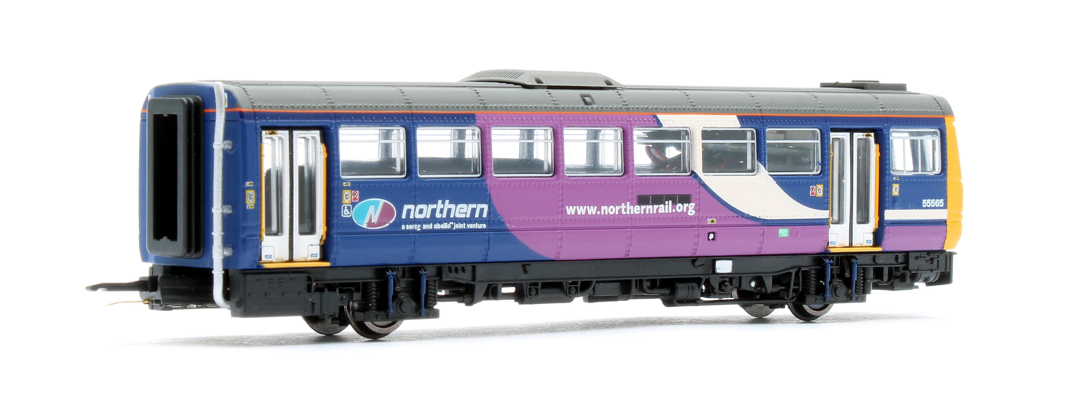 2D-142-006 Class 142 Northern Rail 142024 DMU - Image 9