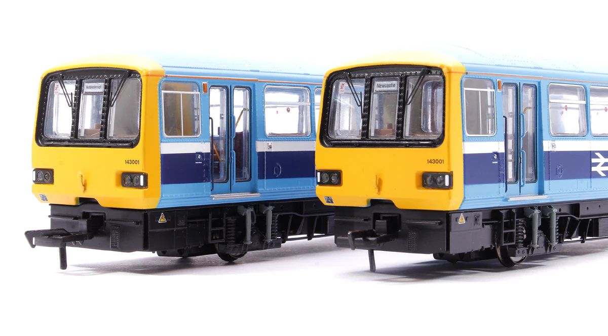 E83022 Class 143 2-Car DMU 143001 BR Provincial (Original) - Image 8