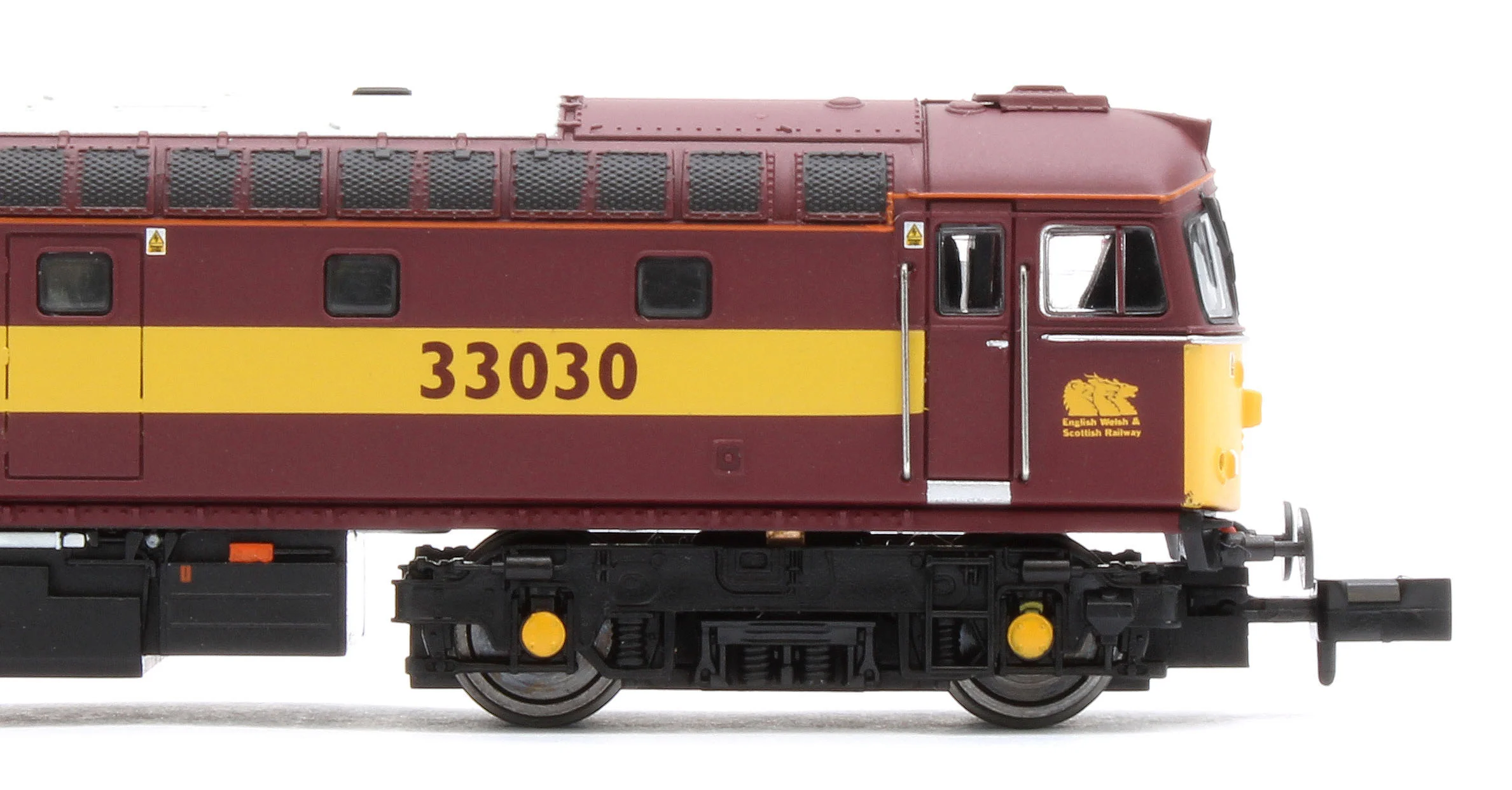 GM2210603 Class 33 030 EWS Red/Gold Diesel Locomotive - Image 10