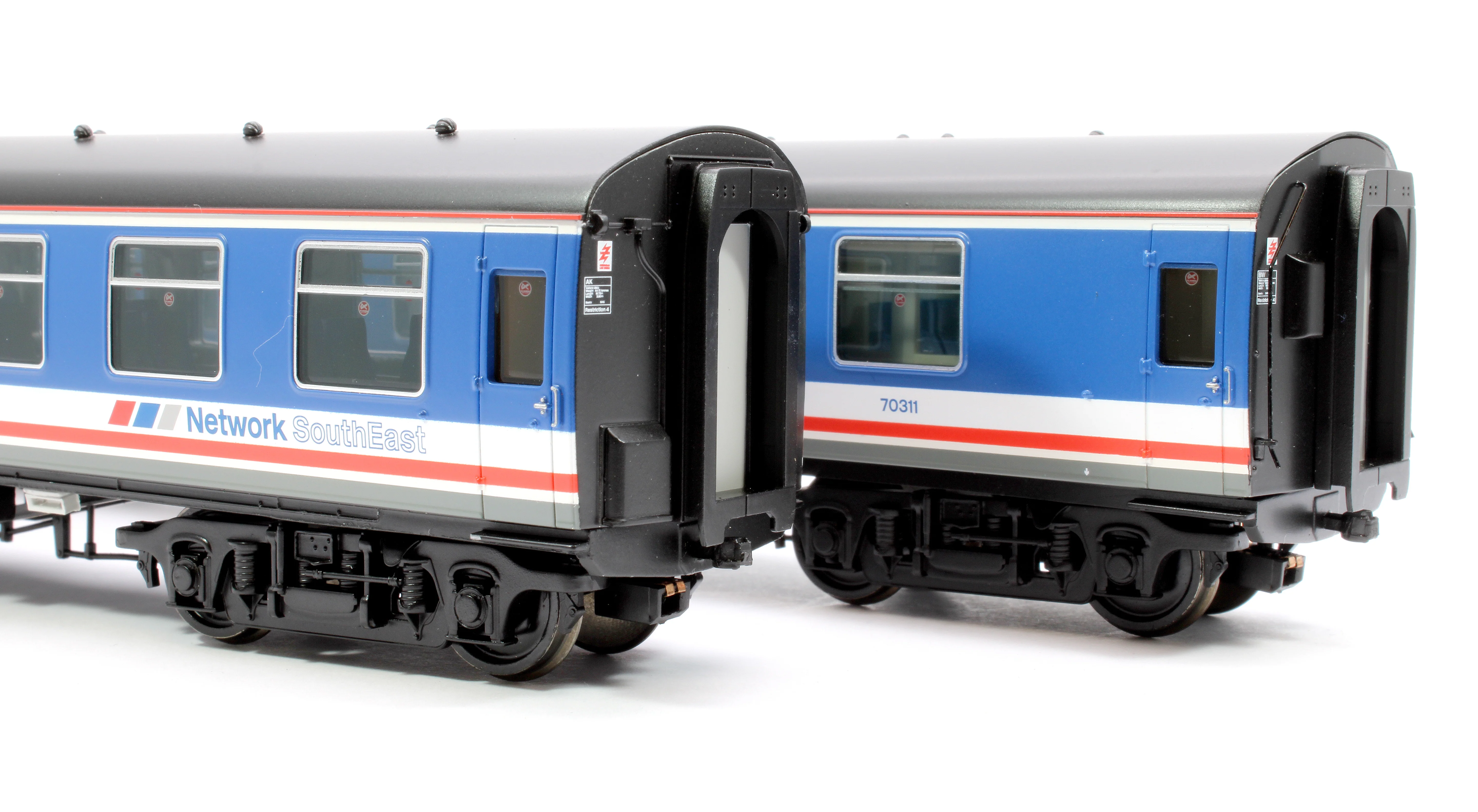 Class 411 4-CEP 4-Car EMU (Refurbished) 1512 BR Network SouthEast - Image 11