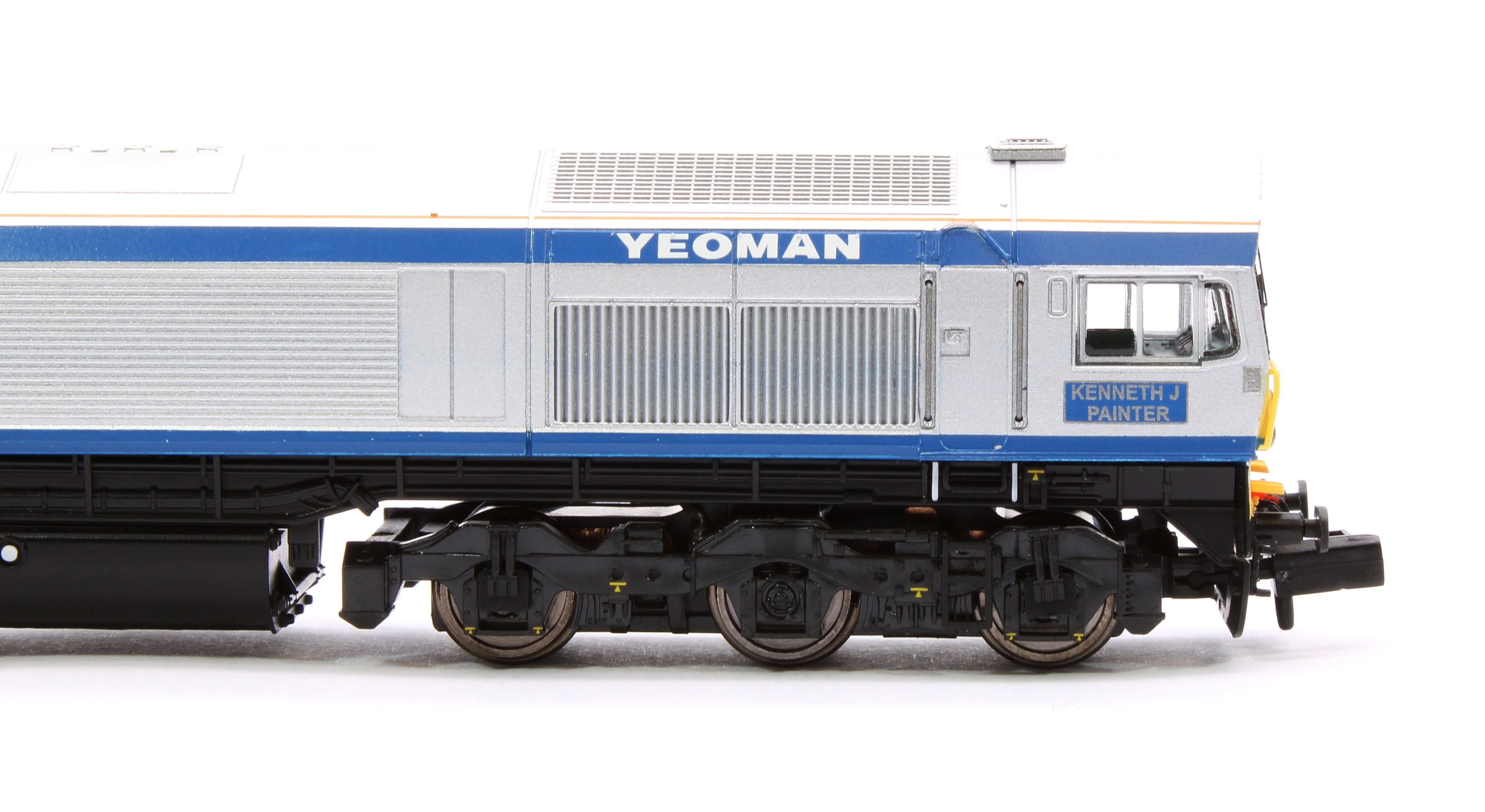 Class 59 #59005 "Kenneth J Painter" Foster Yeoman Silver Livery Diesel Locomotive - DCC Sound - Image 7