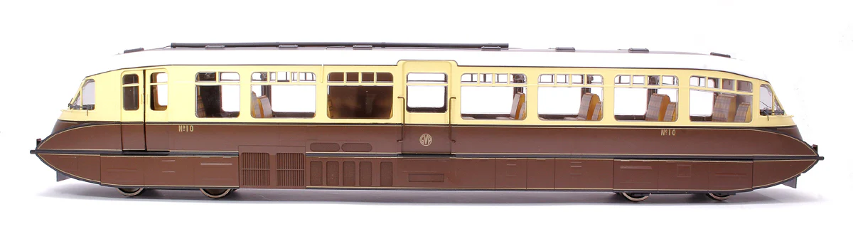 7D-011-002D Streamlined Railcar 10 Lined Chocolate & Cream GWR Monogram Diesel Locomotive - DCC Fitted - Image 2