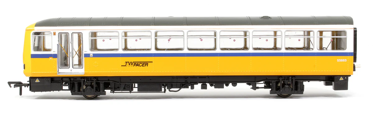 E83025 Class 143 2-Car DMU 143622 BR Tyne & Wear PTE - Image 4