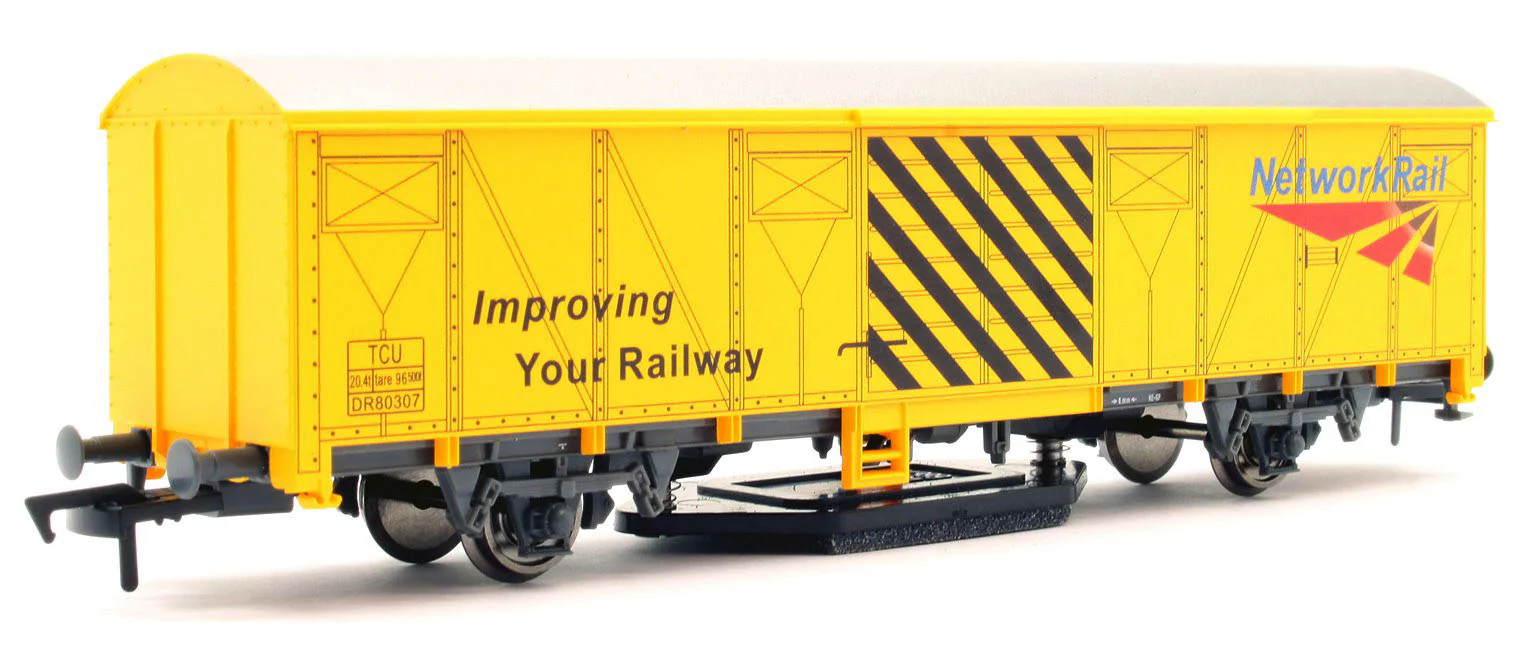 GM4430101 Network Rail Yellow Track Cleaning Wagon - Image 3