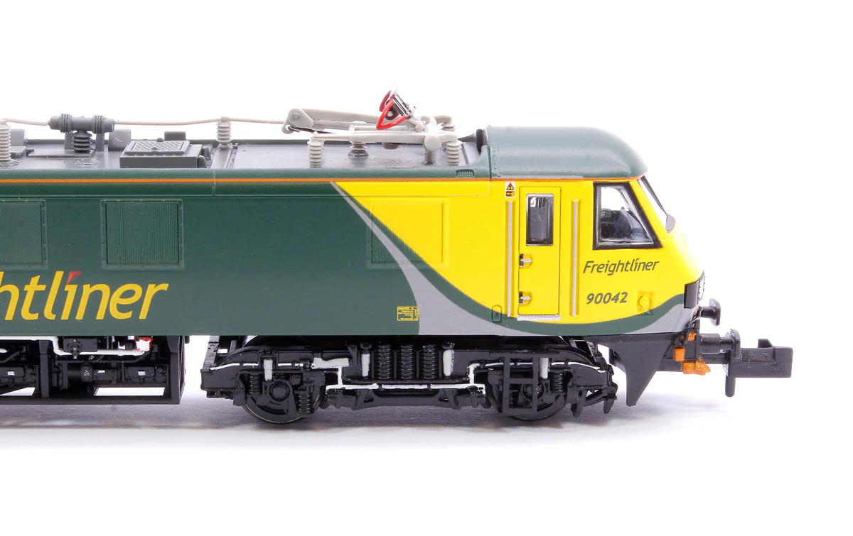 Class 90/0 90042 Freightliner 'PowerHaul' No. 90042 Electric Locomotive - Image 10