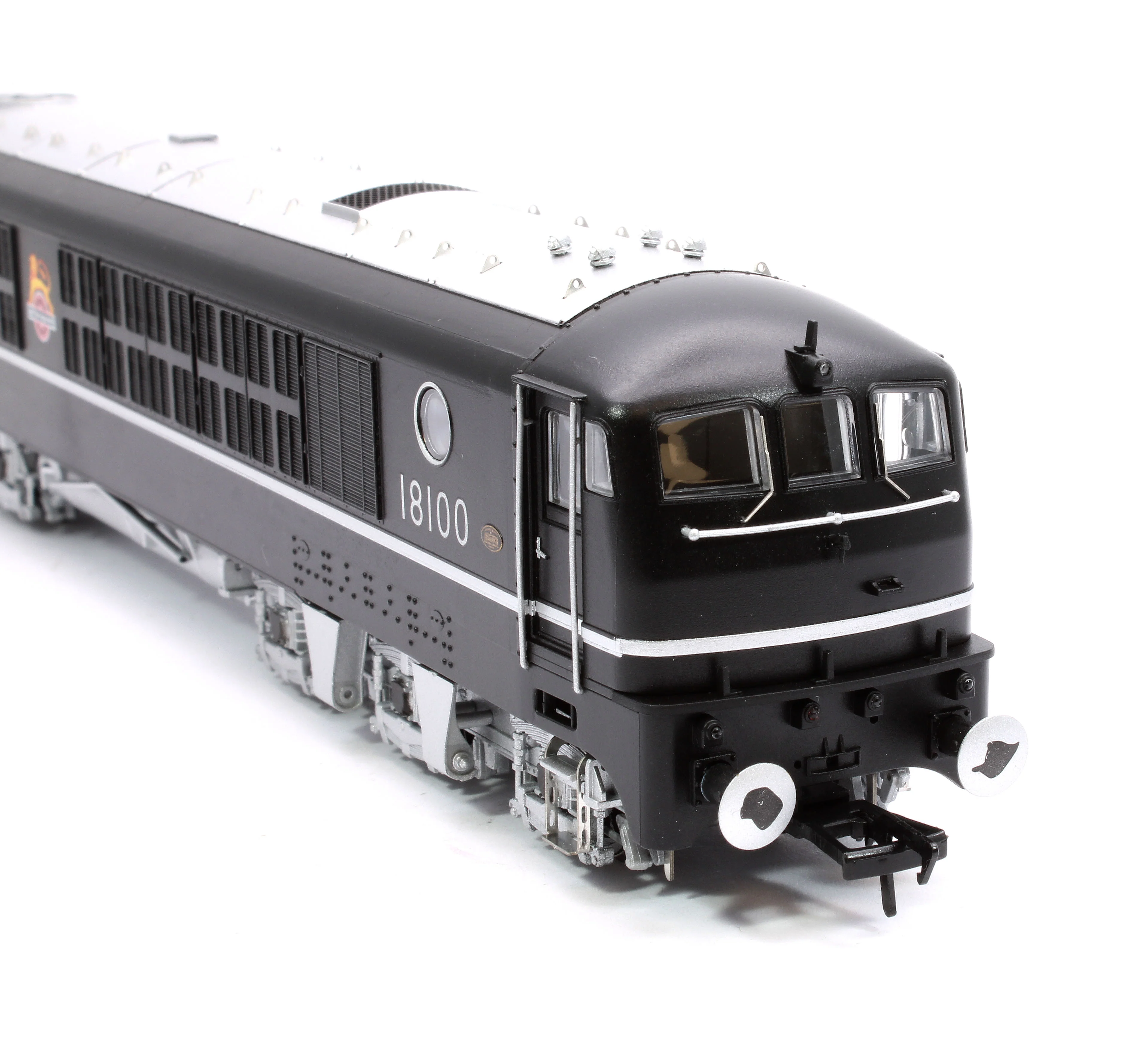 1810 BR Gas Turbine 18100 Class in BR Black with Silver Trim (As Built 1951) Locomotive - Image 11