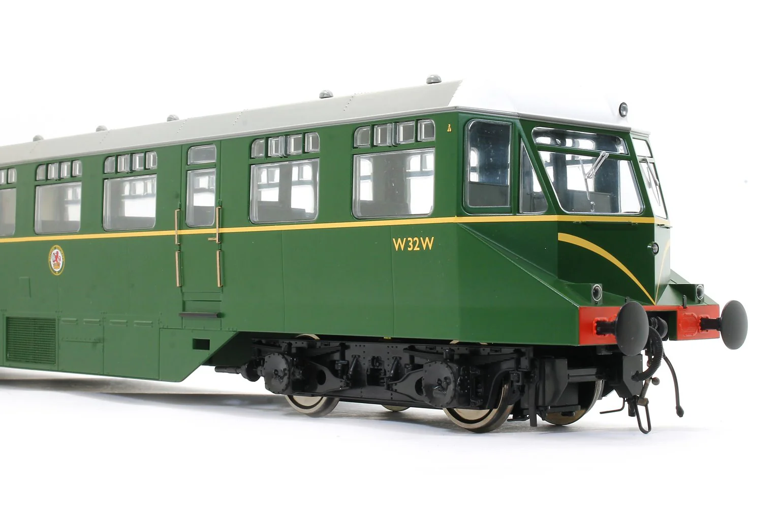 GWR AEC ‘Razor Edge' Railcar BR green with speed whiskers (white cab roofs) No.W32W Diesel Locomotive - Image 6