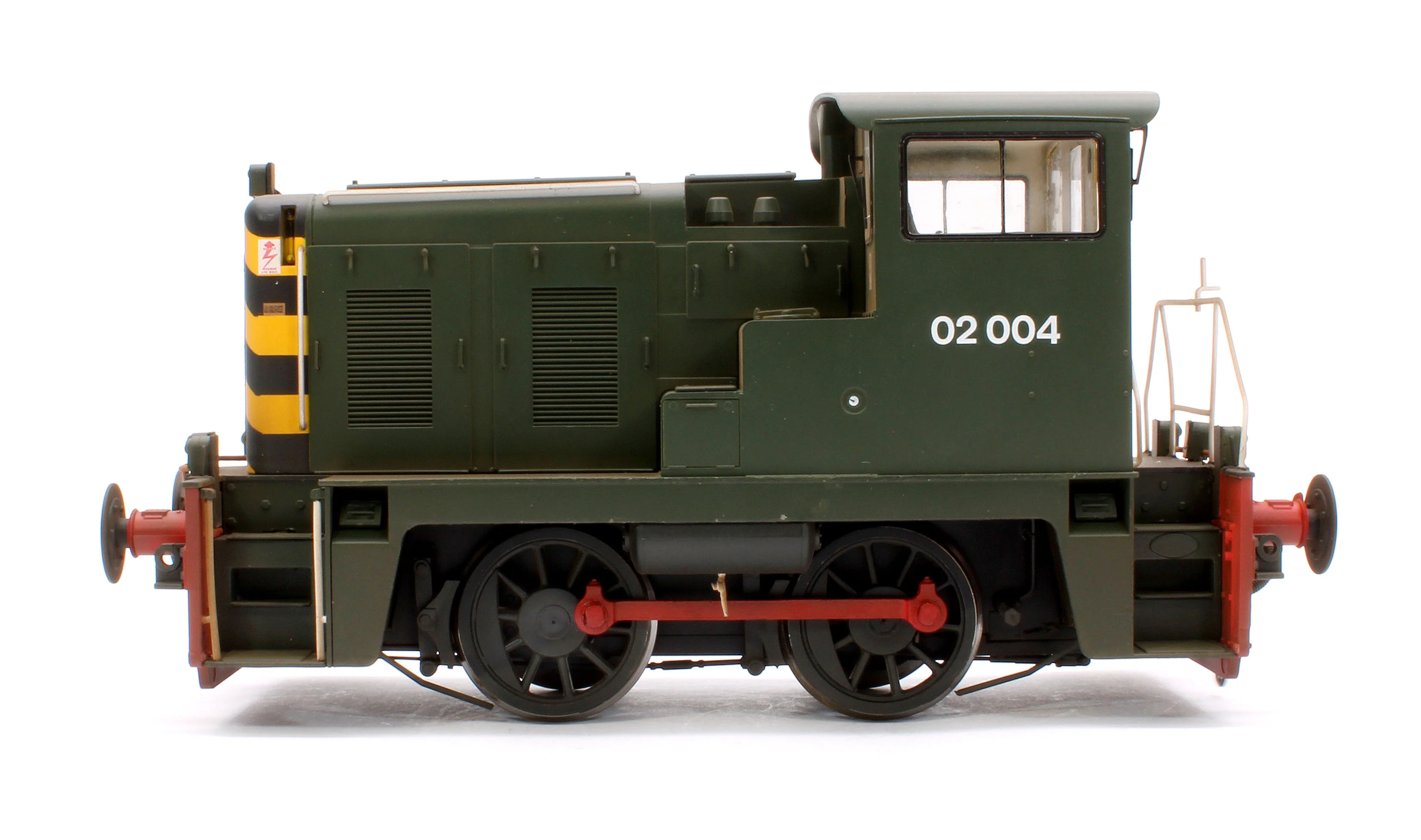 Class 02 BR Green 02004 (Wasp Stripes, no BR logo) Diesel Locomotive - Weathered - Image 5