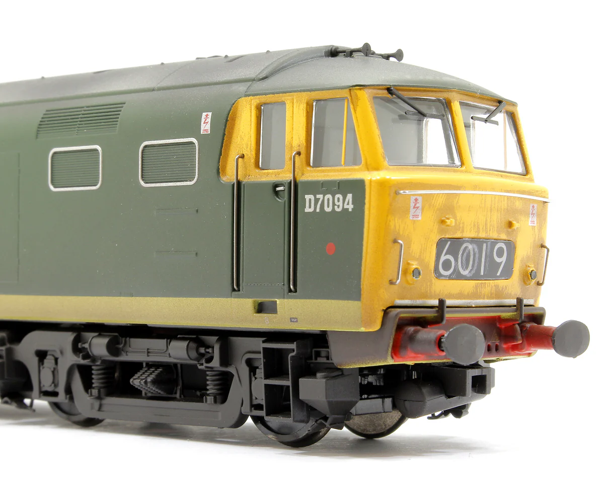 Class 35 BR 'Hymek' BR Green FYE D7094 Diesel Locomotive - Weathered - Image 7