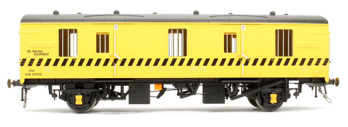 9404 BR Mk1 CCT 4w General Purpose Van in Breakdown Train Unit (BTU) Yellow No.977076 - Image 2
