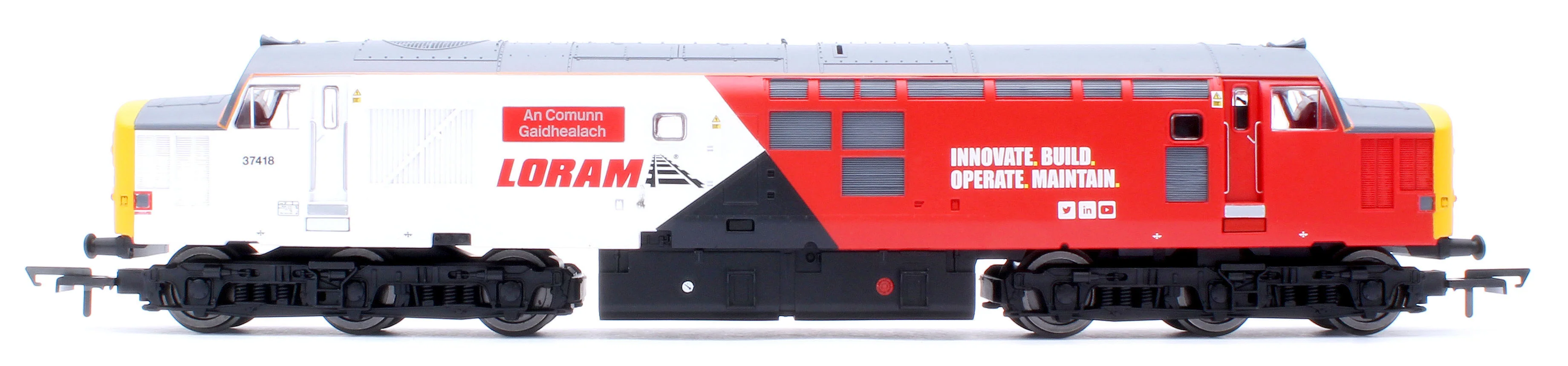 RailRoad Class 37 Loram 'An Comunn Gaidhealach' 37418 Diesel Locomotive - Image 2