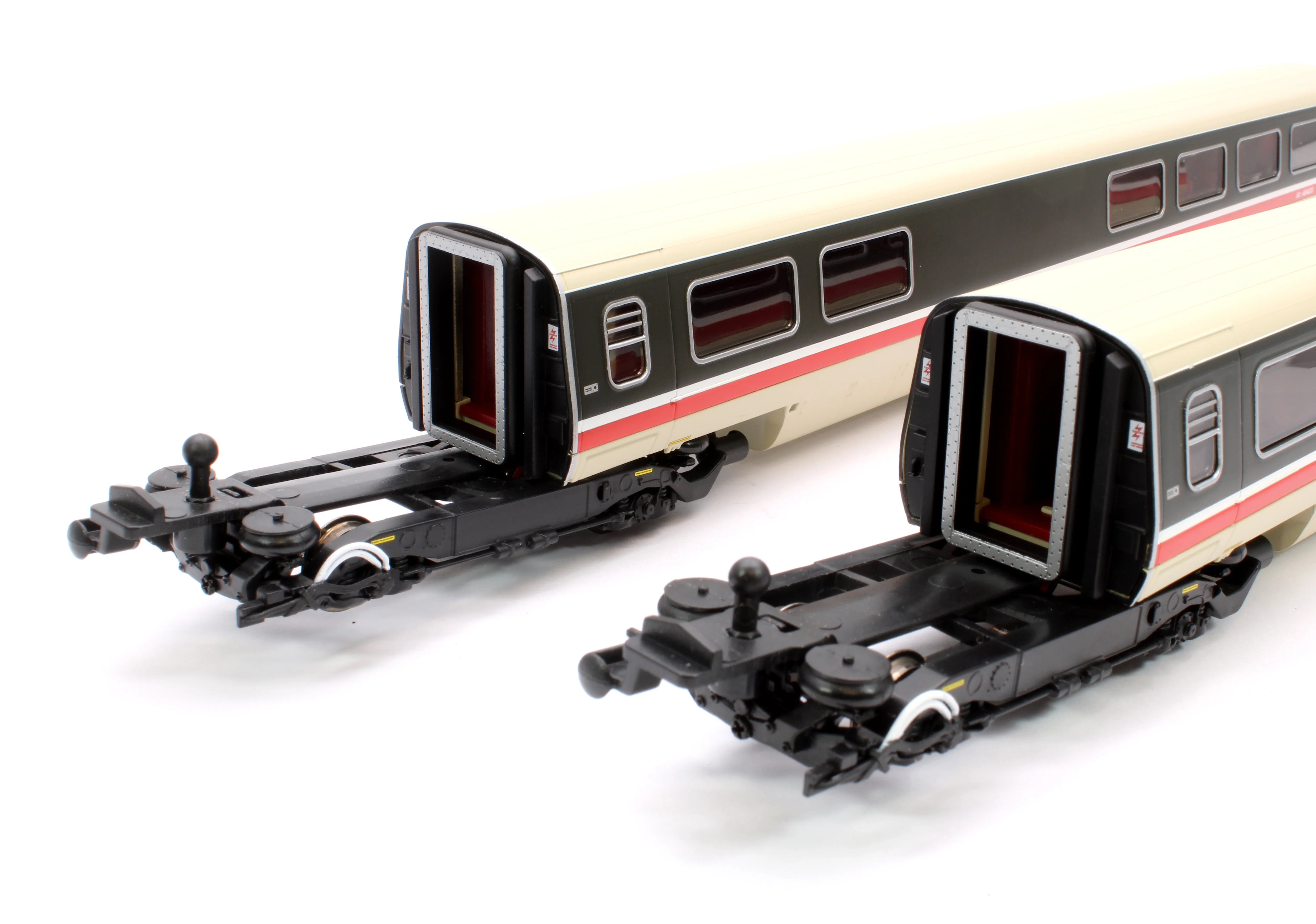 Pre-Owned Class 370 Advanced Passenger Train APT 2-car TRBS Coach Pack BR 48403 + 48404 - Image 6