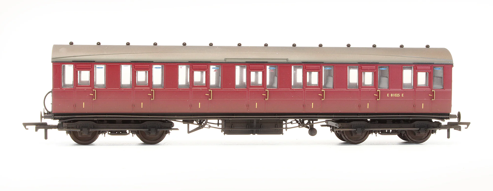Pre-Owned BR Gresley Suburban 1st Class Coach 'E81025E' - Custom Weathered - Image 3