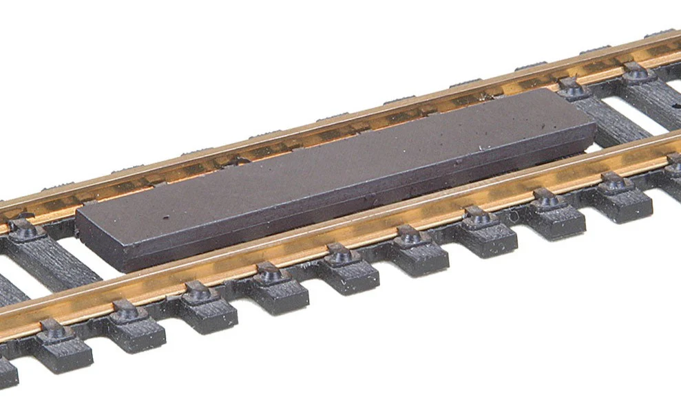 KDE312 Non Delayed Between the Rails Uncoupler (1pr)