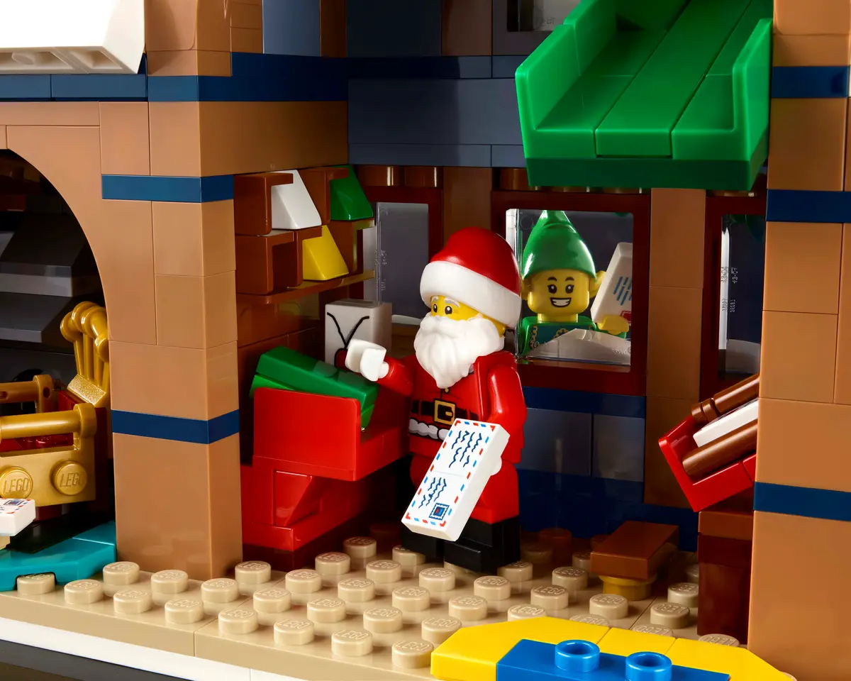 Lego Icons Santa's Post Office - 10339 - Image 5