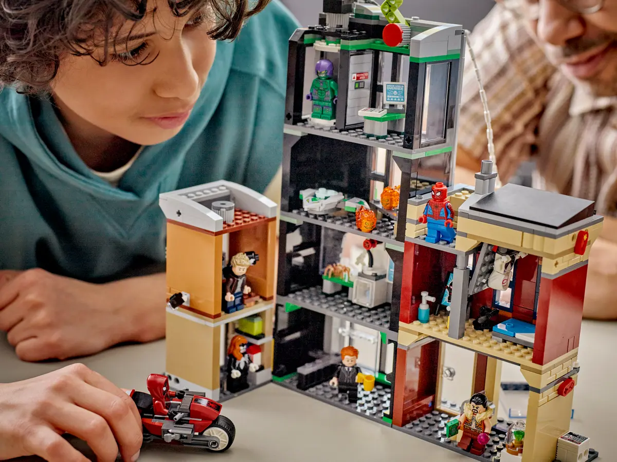 Lego Marvel Spider-Man vs. Oscorp - 76324 - Image 8