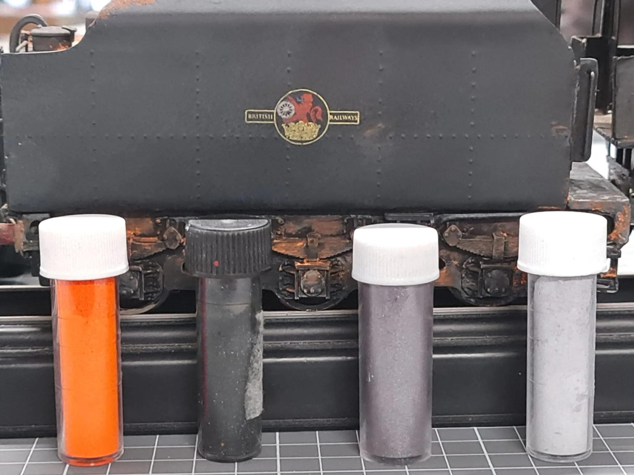 EWP04 Loco & Coal Detailing Weathering Powder Set - Image 2