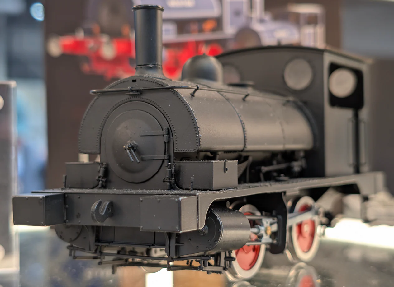 LYR 'Pug' 0-4-0ST 51229 BR Black Late Crests Steam Locomotive - Image 3