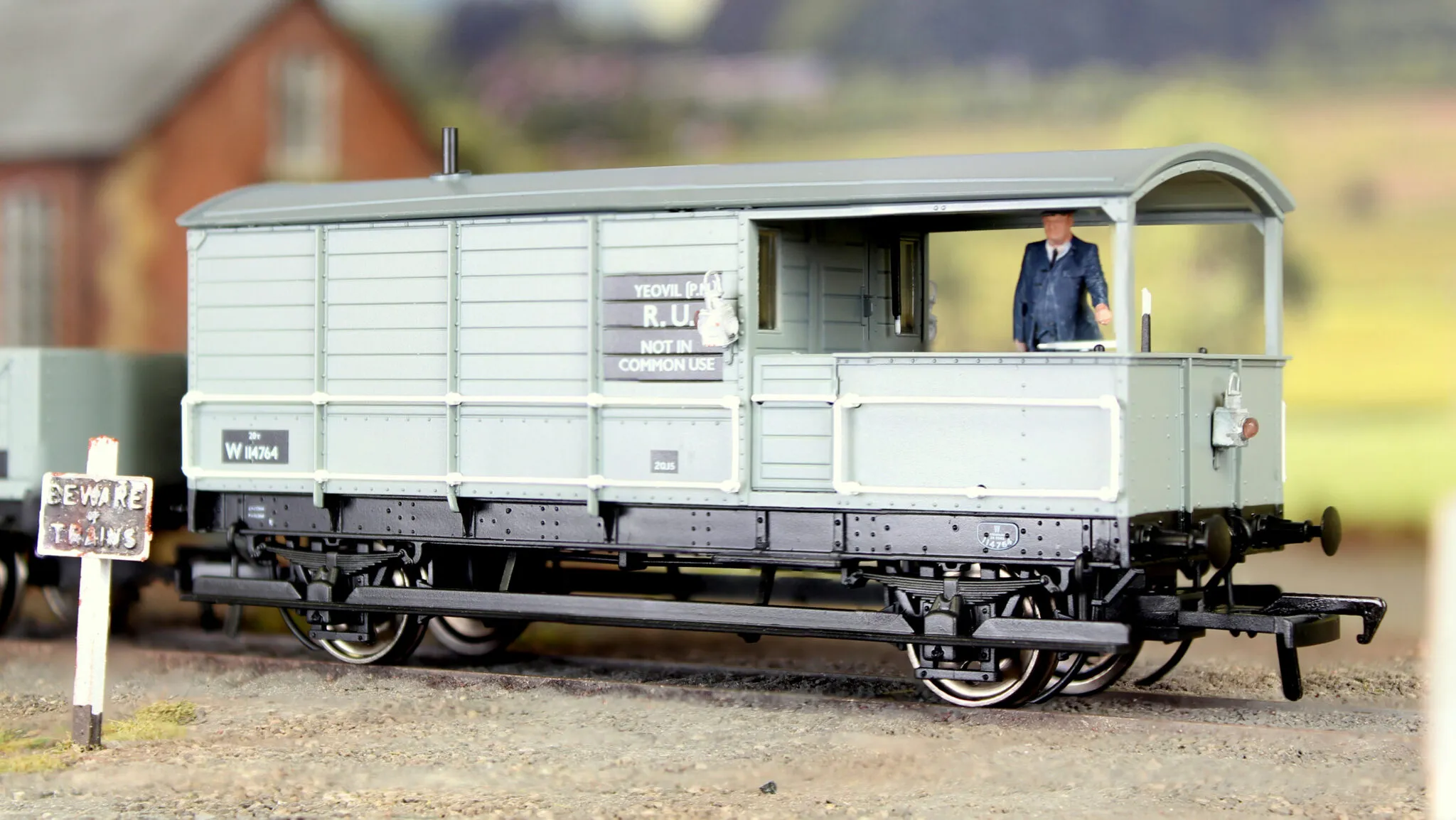 11233-076 OO Gauge Loco Specific Crew - GWR Brake Van Pack - Image 2