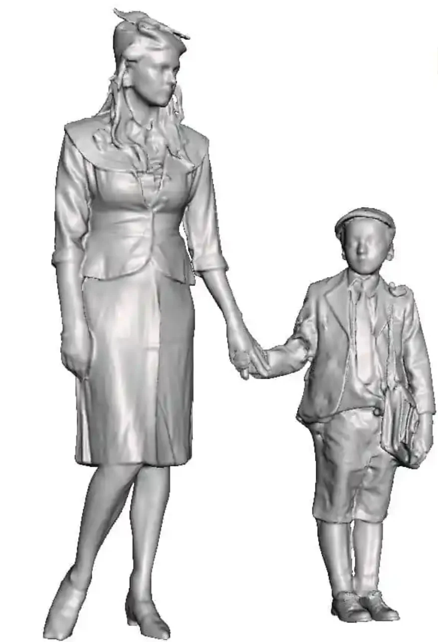 N Gauge - Town & Country - 1940s Woman and Child