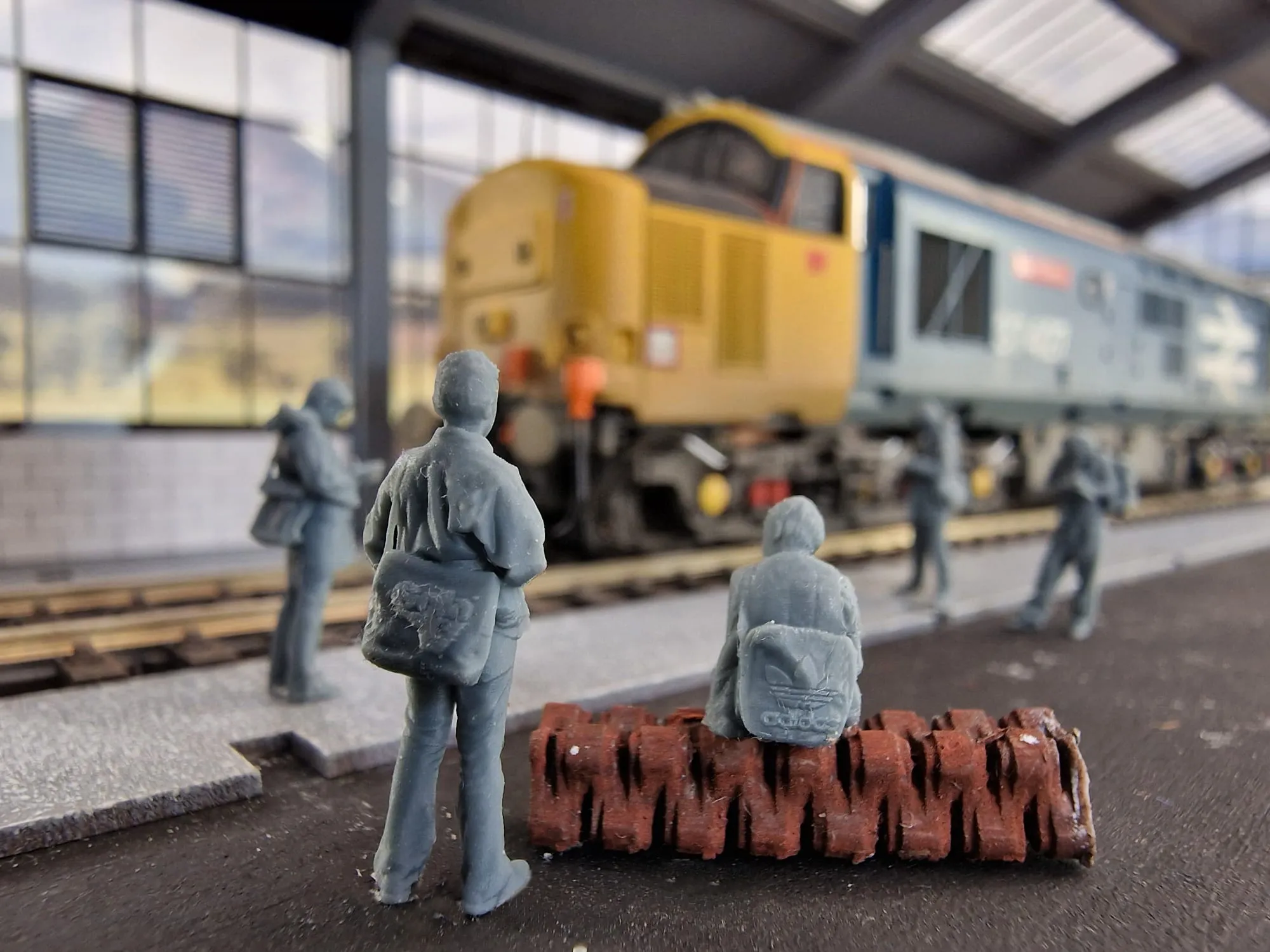 1769-076 OO Gauge 1995-Present Privatisation - 1970s/80s Train Spotters - Image 3