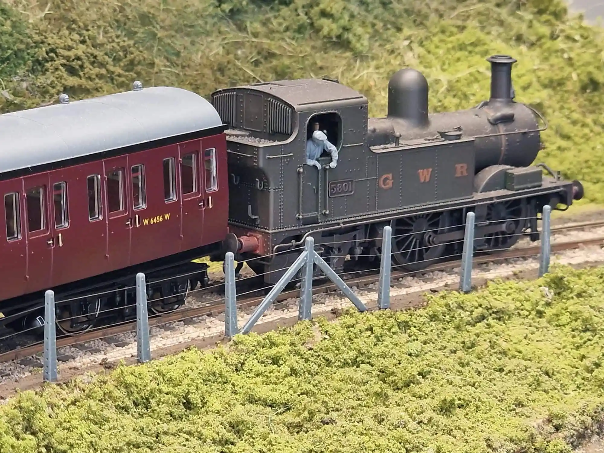 O Gauge Detailing - GWR Concrete Fence Posts x20 - Image 2