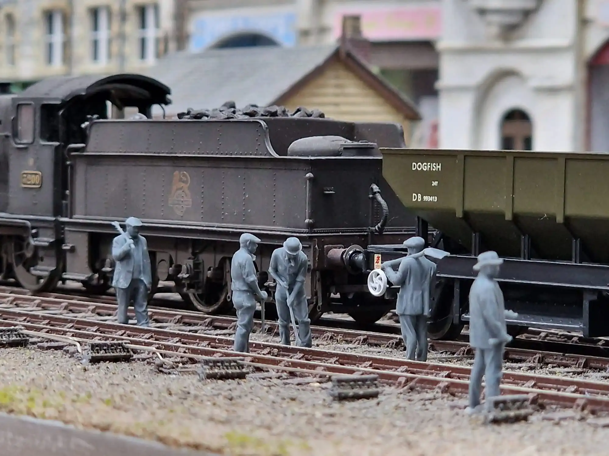 9034-076 OO Gauge 1948-1968 British Railways - PW Gang Bundle - Image 2