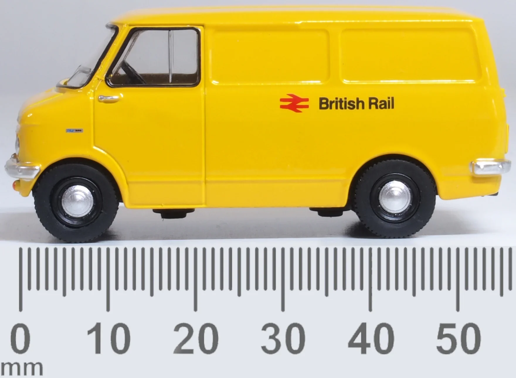 76CFV002 Bedford CF Van British Rail - Image 6