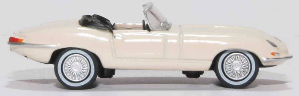 Jaguar E Type White - Image 3