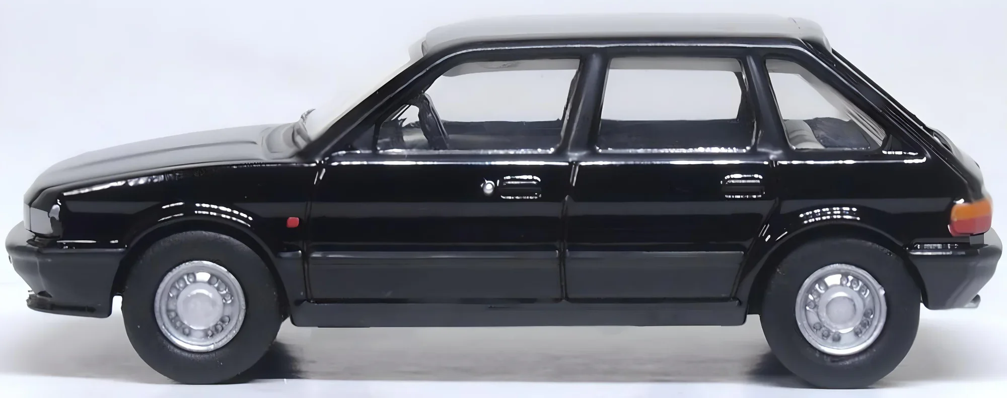 76MST003 Austin Maestro Black - Image 3