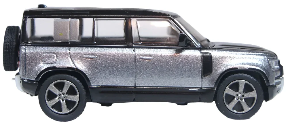 76ND110X002 Land Rover Defender 110X Eiger Grey - Image 4
