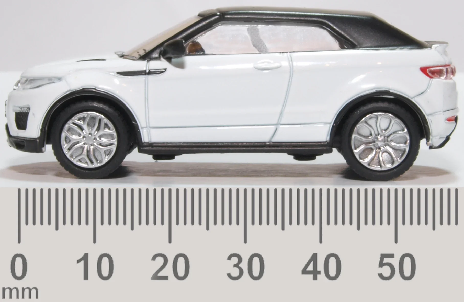 76RREC003 Range Rover Evoque Convertible Fuji White - Image 6