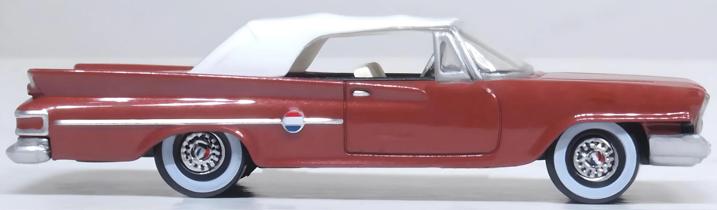 1961 Chrysler 300 Convertible (Closed) Cinnamon/White - Image 3