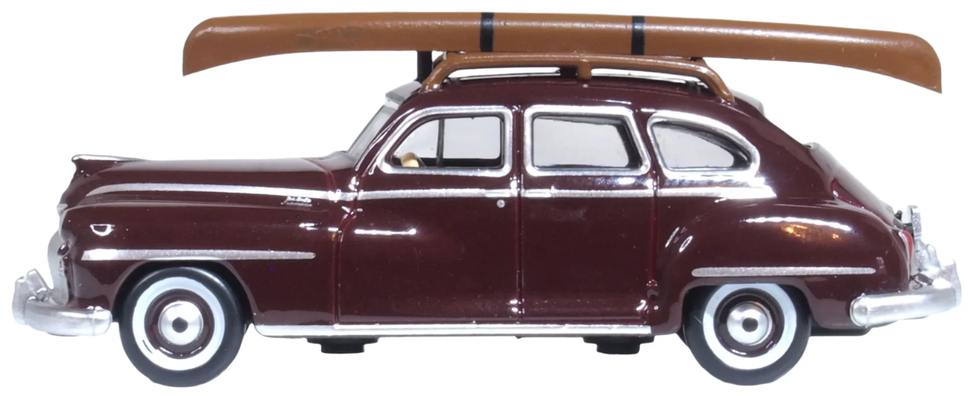 87DS46007 1946 Desoto Suburban (Canoe) Royal Maroon - Image 2