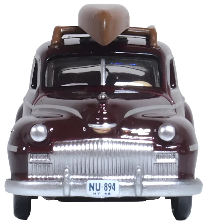 87DS46007 1946 Desoto Suburban (Canoe) Royal Maroon - Image 3