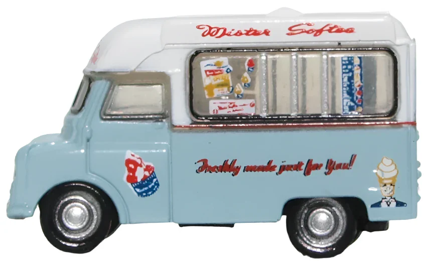 Bedford CA Ice Cream Van Mr Softee - Image 2