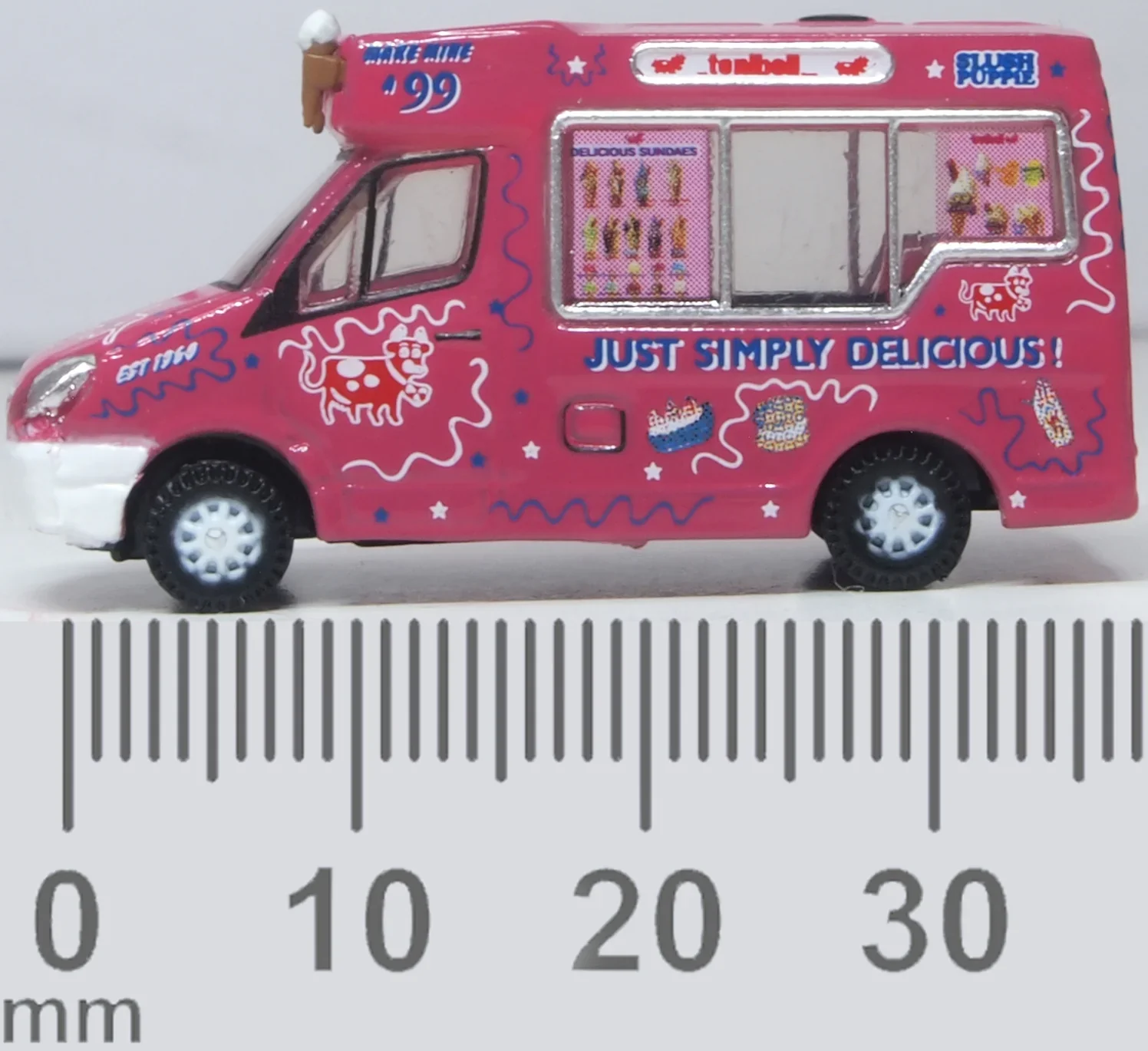 NWM009 Whitby Mondial Ice Cream Van Tonibell - Image 6