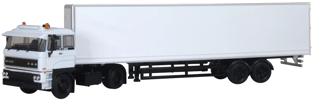 SP184A DAF 3300 Short Van Trailer White