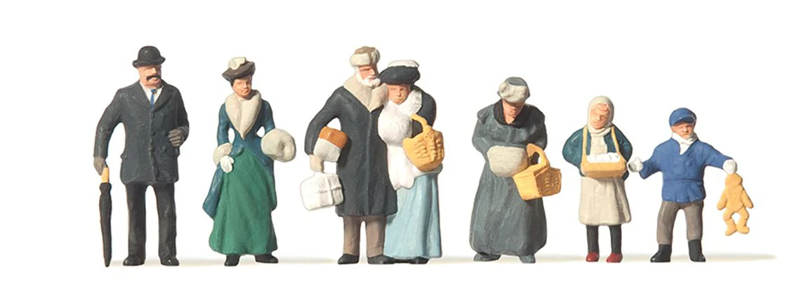 At the Christmas Fair 1900 (7) Exclusive Figure Set