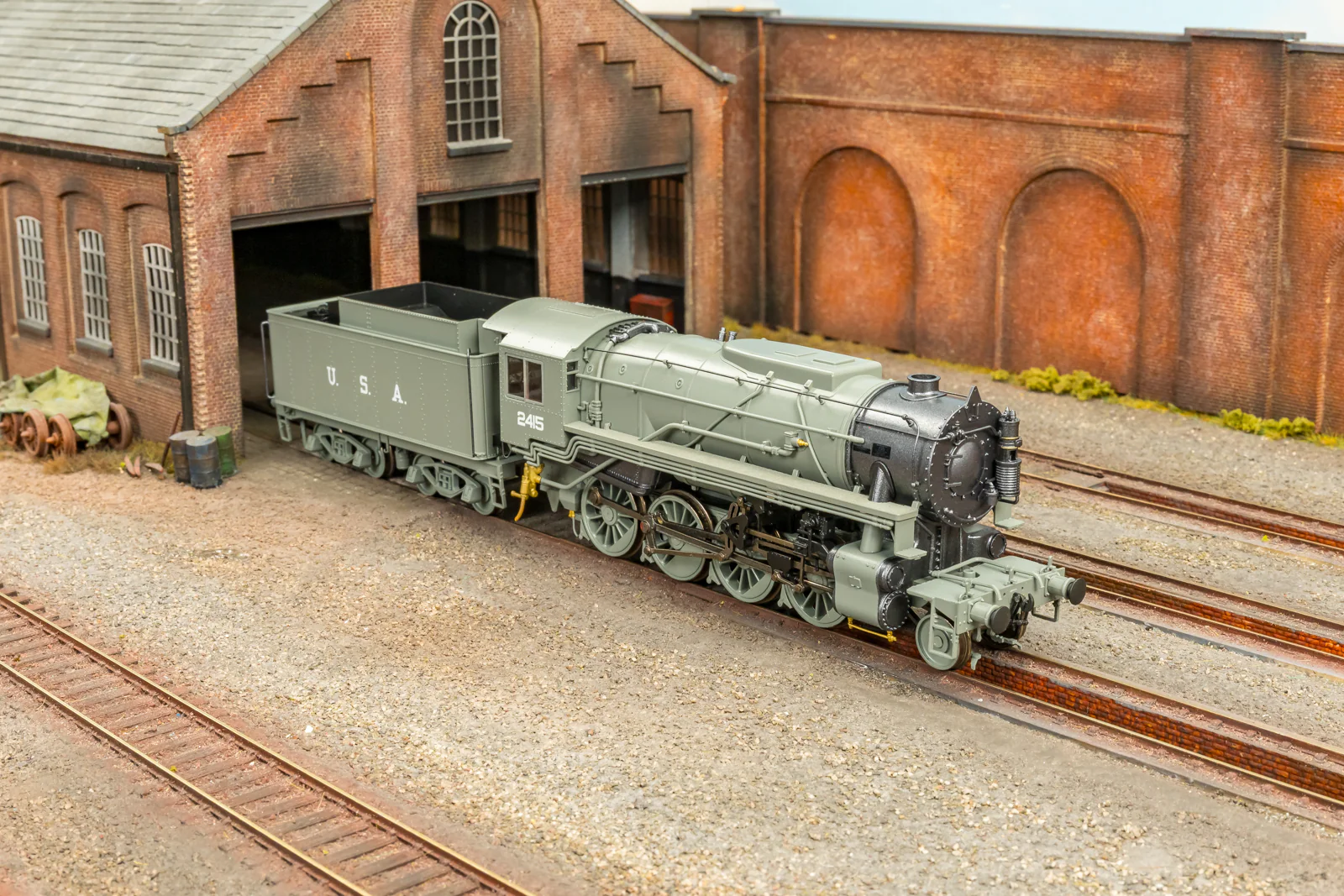 926502 USATC S160 2-8-0 LMS Wartime Dark Grey U.S.A on Tender No.2415 Steam Locomotive - DCC Sound - Image 2